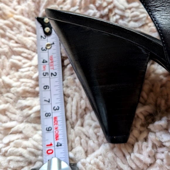 Michael Kors shoes, Size 8, Black color. - Picture 8 of 12